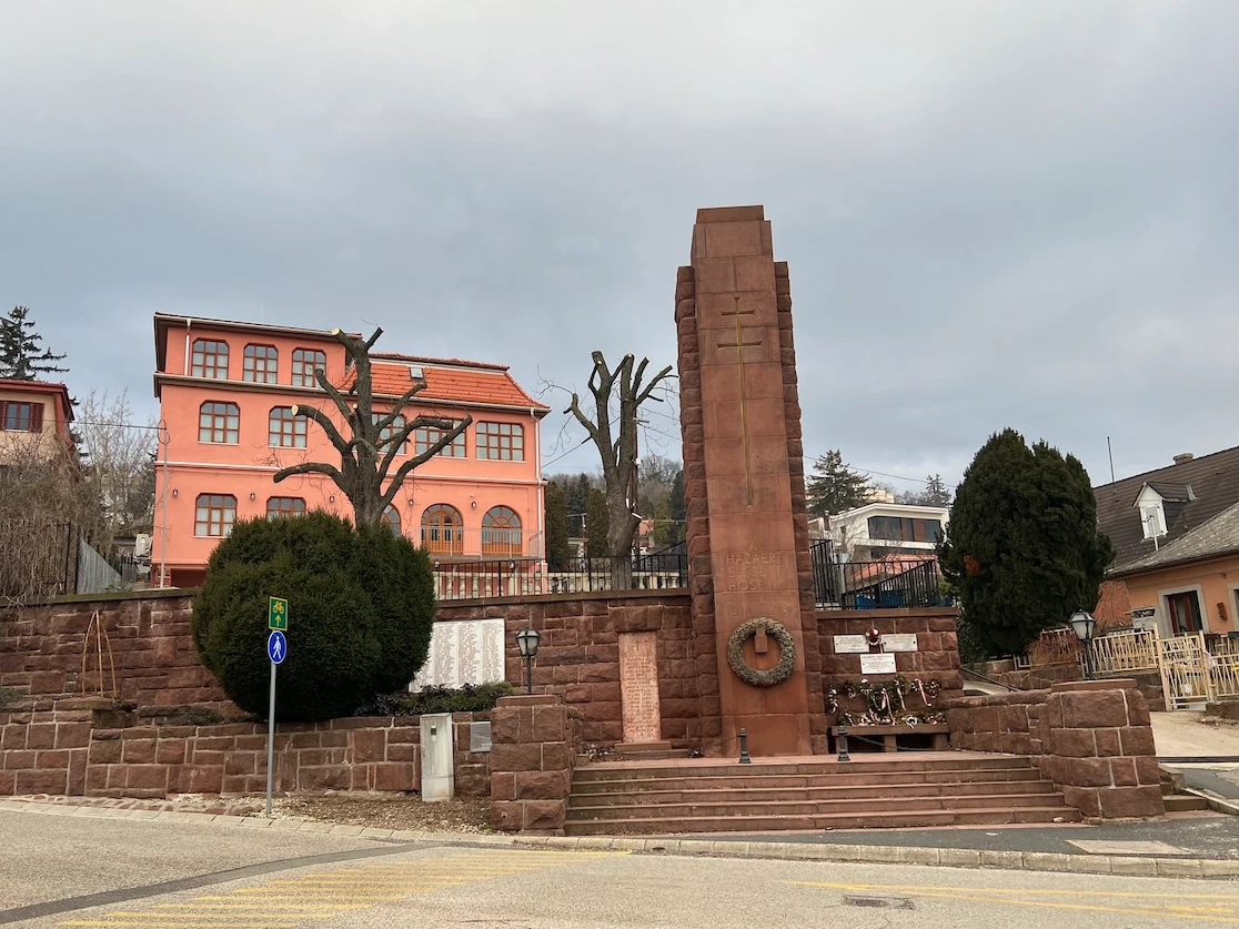 Hősi emlékmű