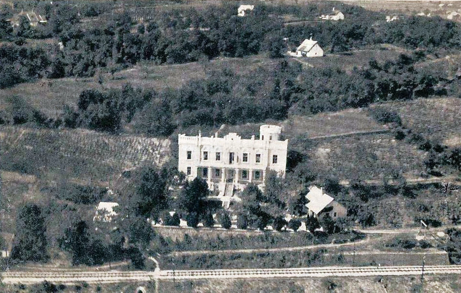 Szalay / Kis Jancsi villa
