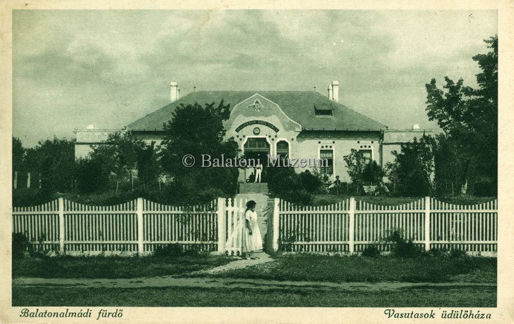 József Attila u. 25. Lebontották, a telek jelenleg üresen áll