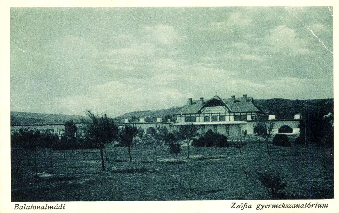 Az épület az átadás évében. 